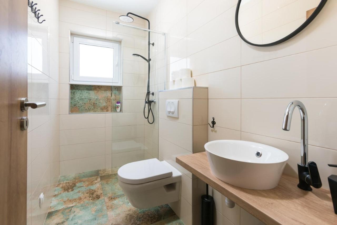 Apartman Regius White โตรกีร์ ห้อง รูปภาพ