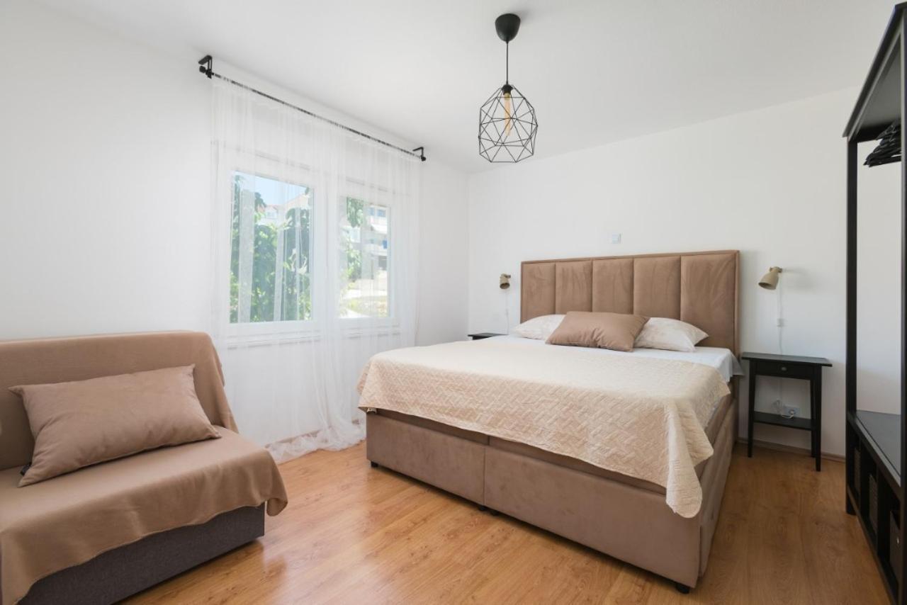 Apartman Regius White โตรกีร์ ห้อง รูปภาพ