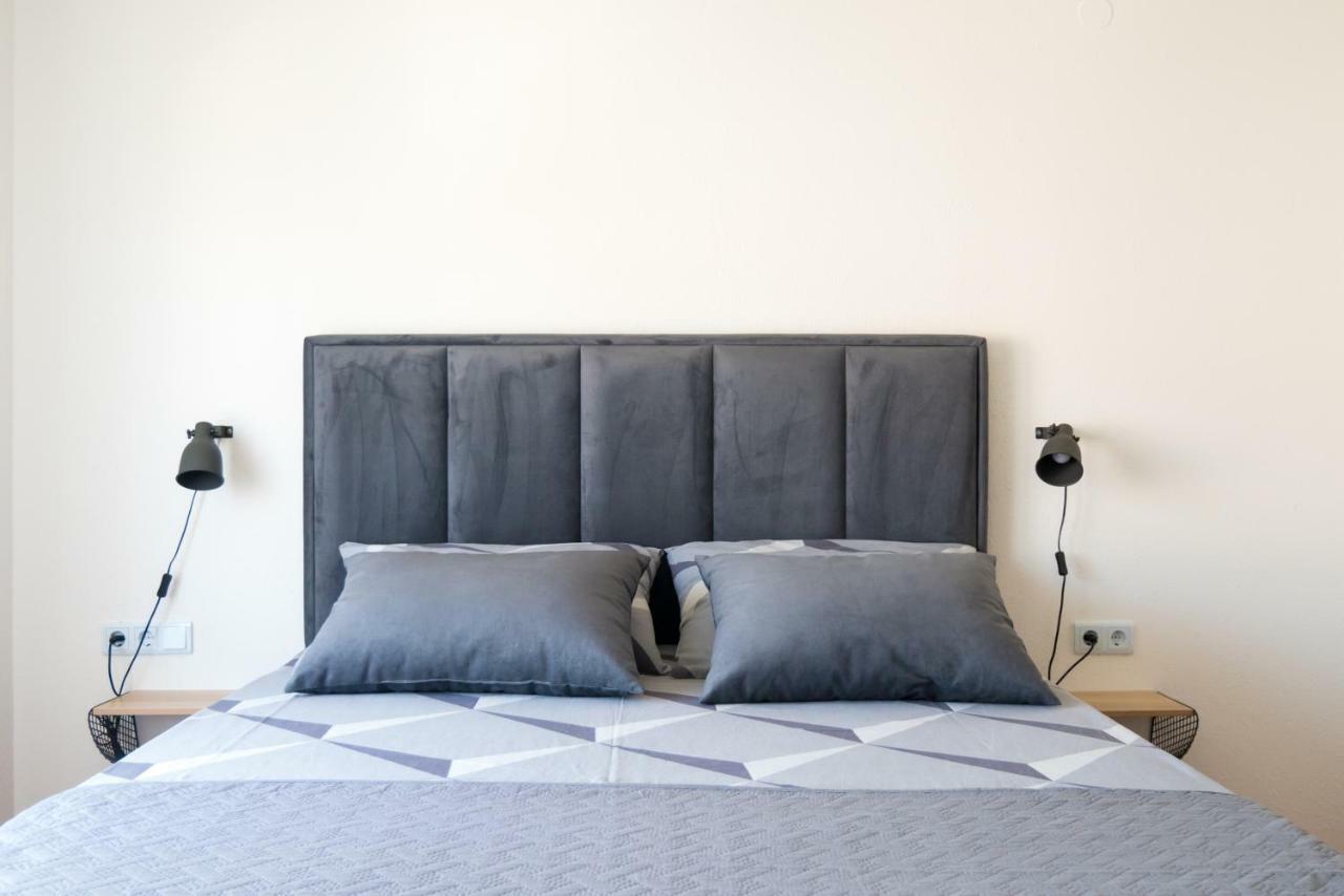 Apartman Regius White โตรกีร์ ภายนอก รูปภาพ